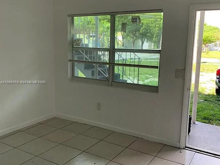 1277 Nw 58th St Property Photo 4