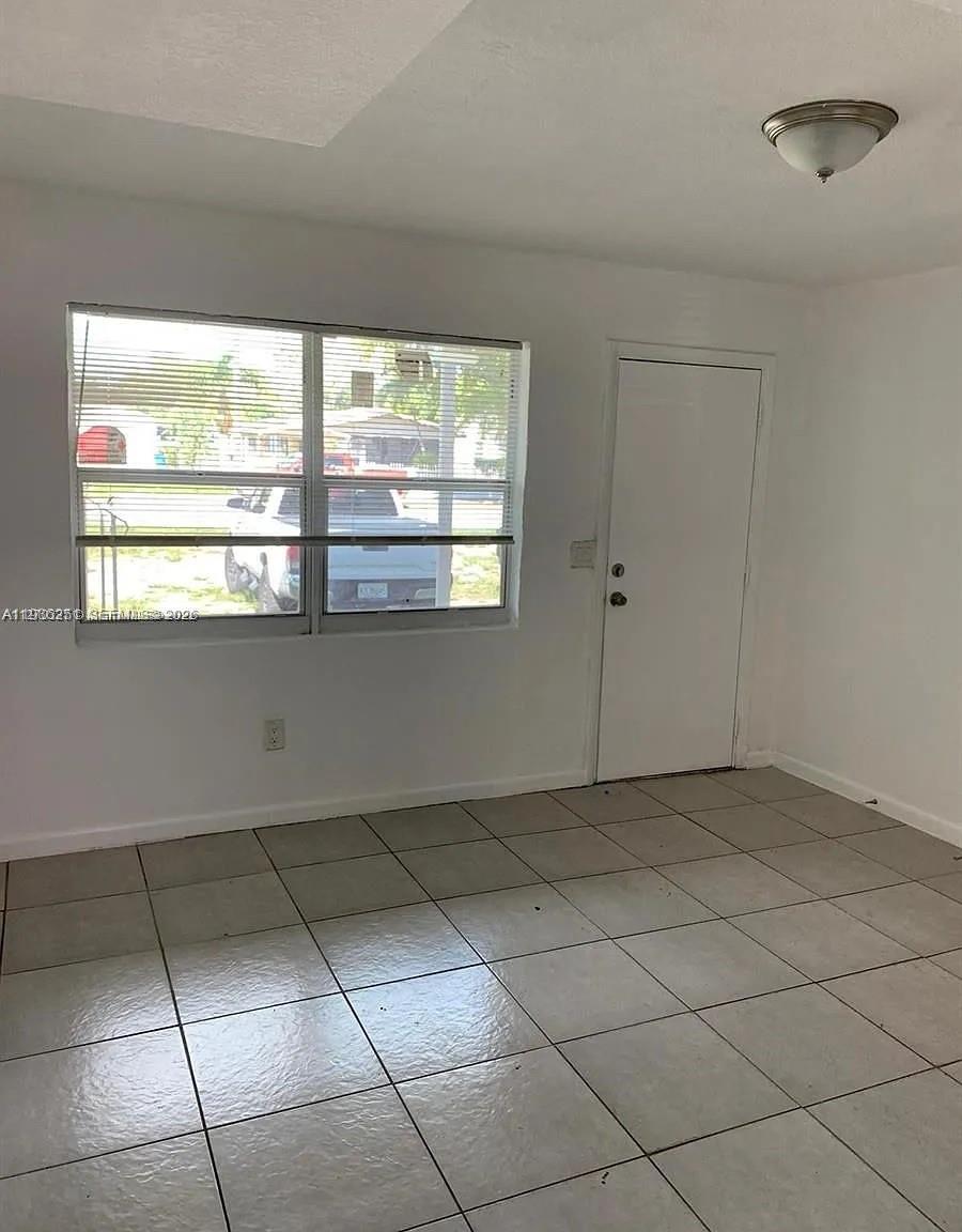 1277 Nw 58th St Property Photo 8