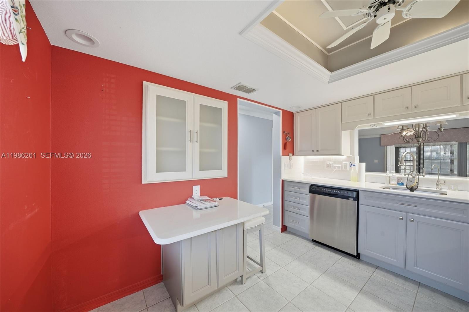 2130 Elm St 401 Property Photo 6
