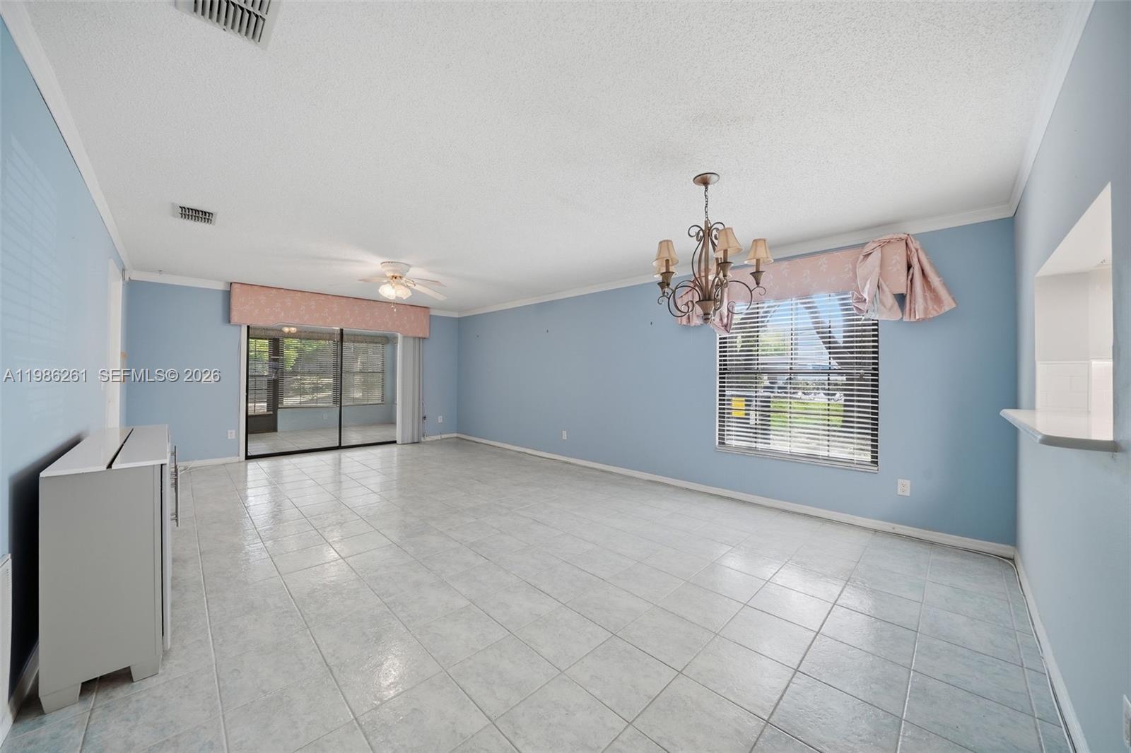 2130 Elm St 401 Property Photo 7