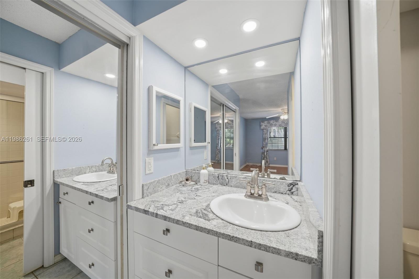 2130 Elm St 401 Property Photo 10
