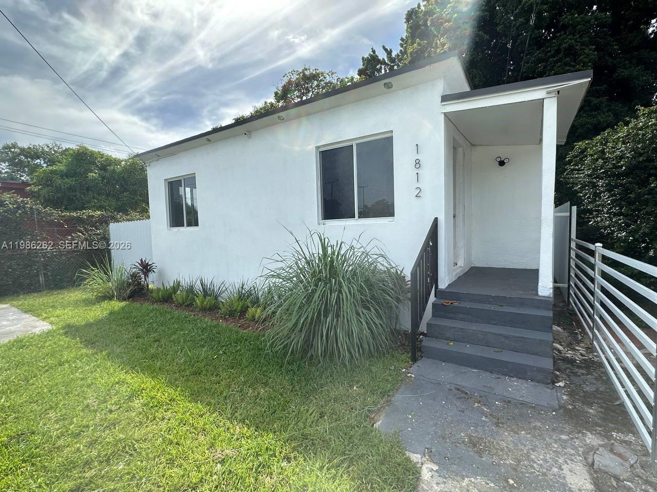 1812 NW 64th St Property Photo 1