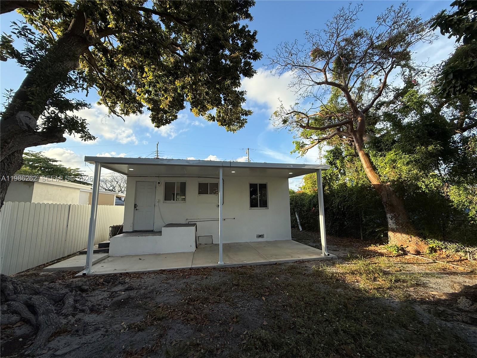 1812 Nw 64th St Property Photo 6