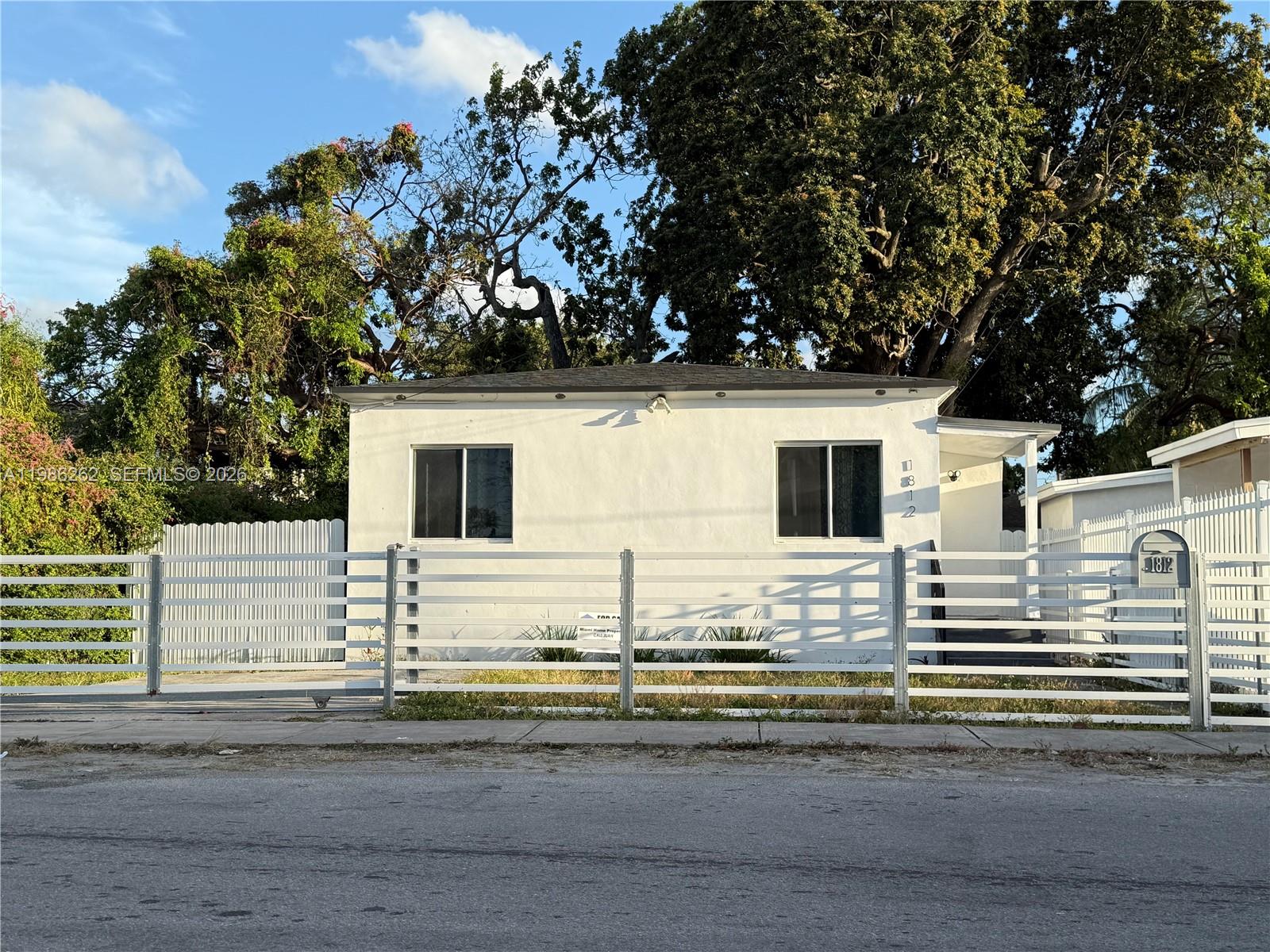 1812 Nw 64th St Property Photo 14