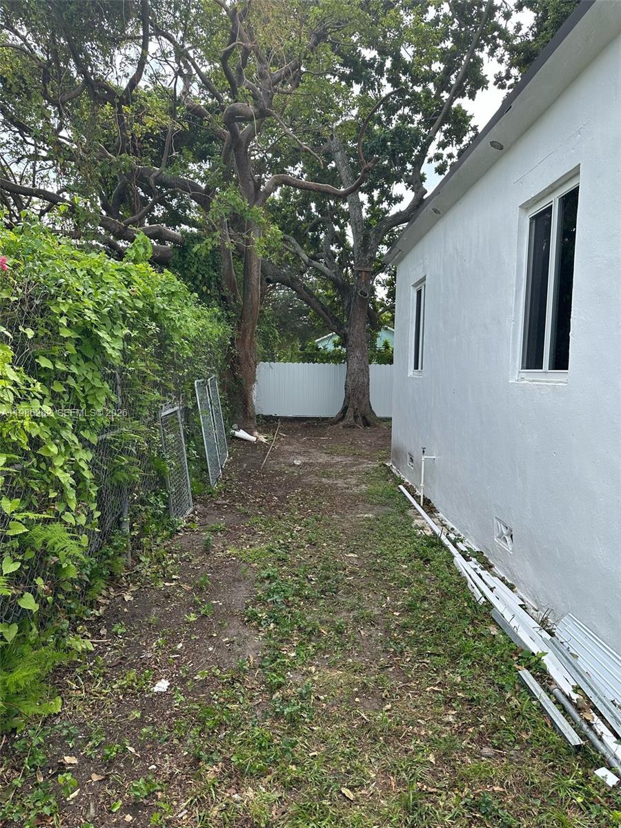 1812 Nw 64th St Property Photo 31