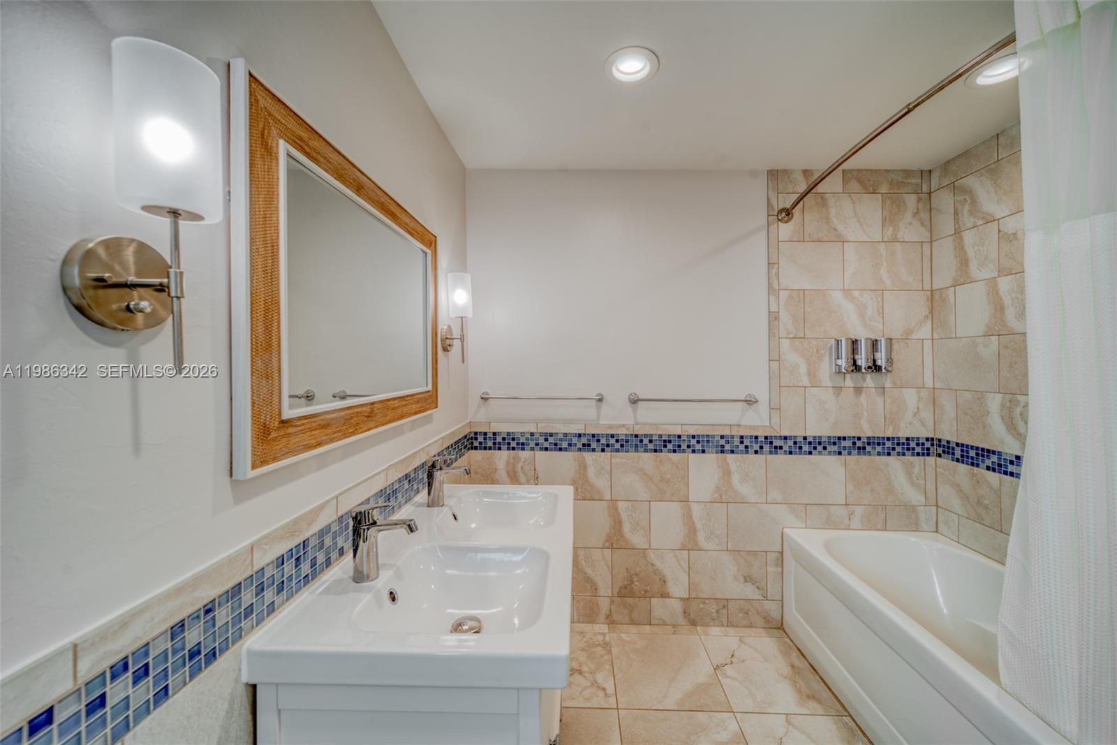 2847 Sw 26th Pl Property Photo 17