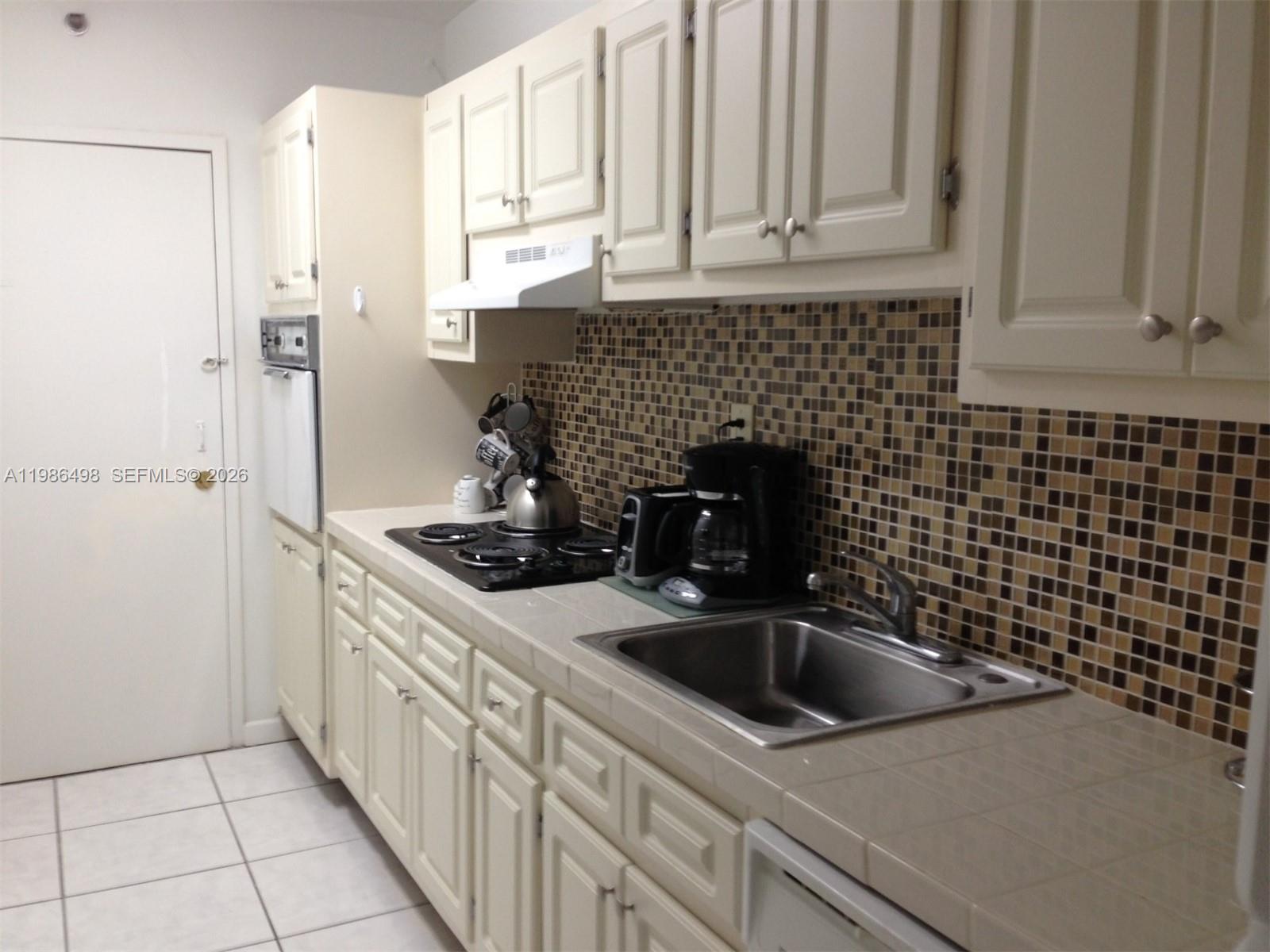 100 Lincoln Rd 336 Property Photo 4
