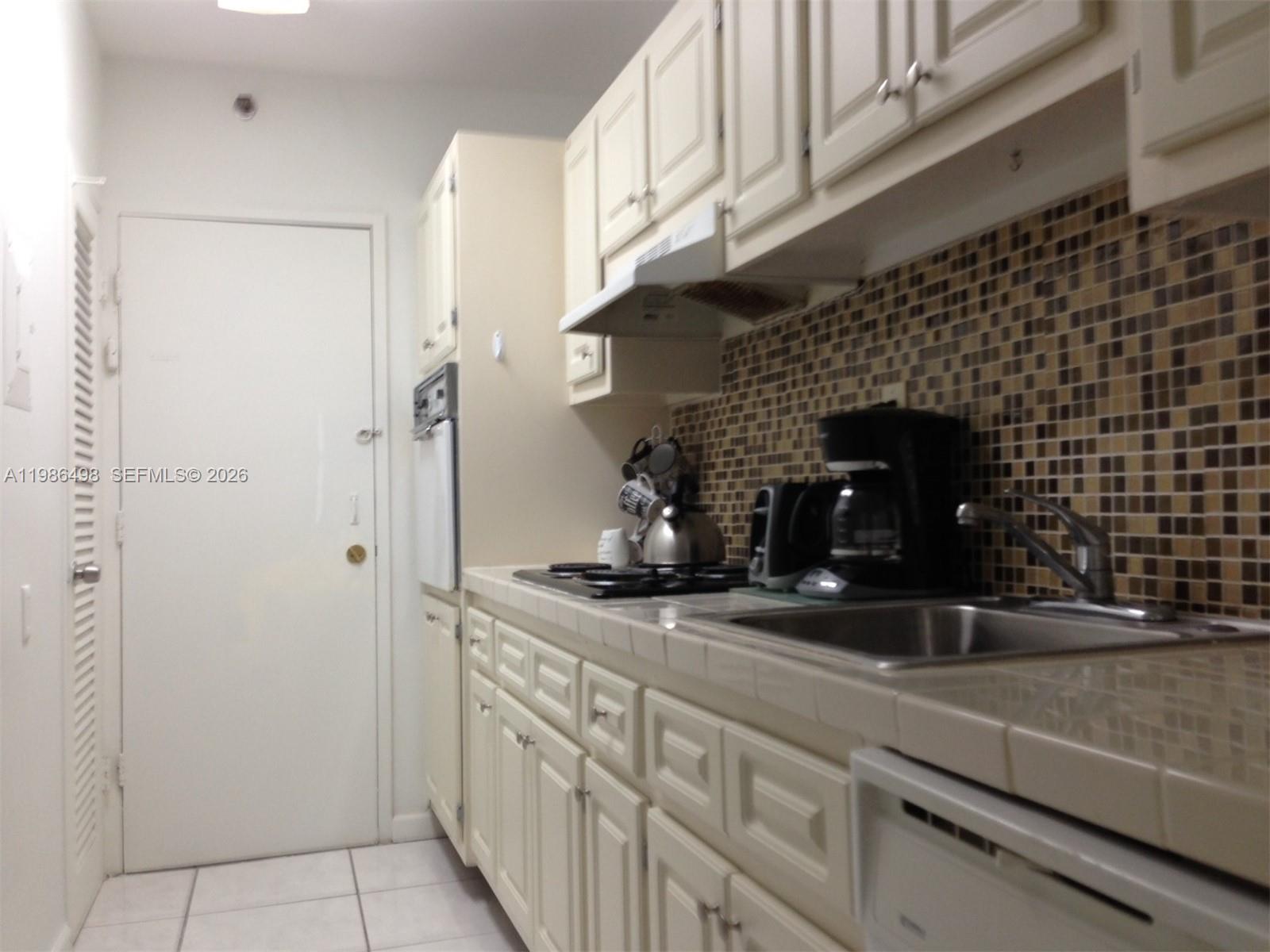 100 Lincoln Rd 336 Property Photo 6