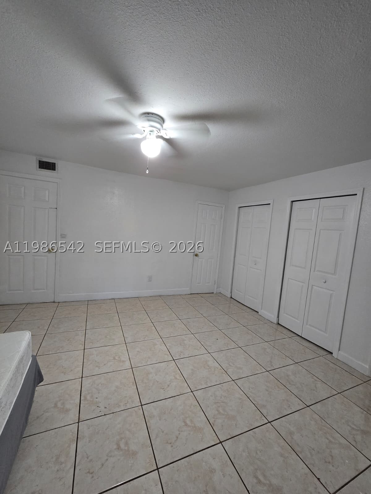 A11986542 Property Photo 2