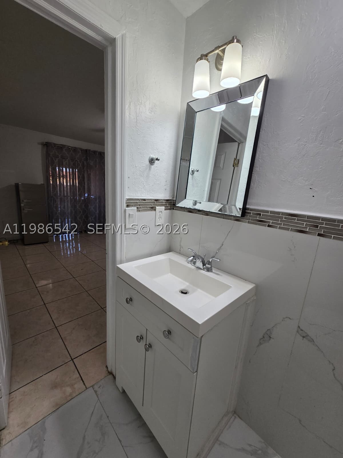 A11986542 Property Photo 4