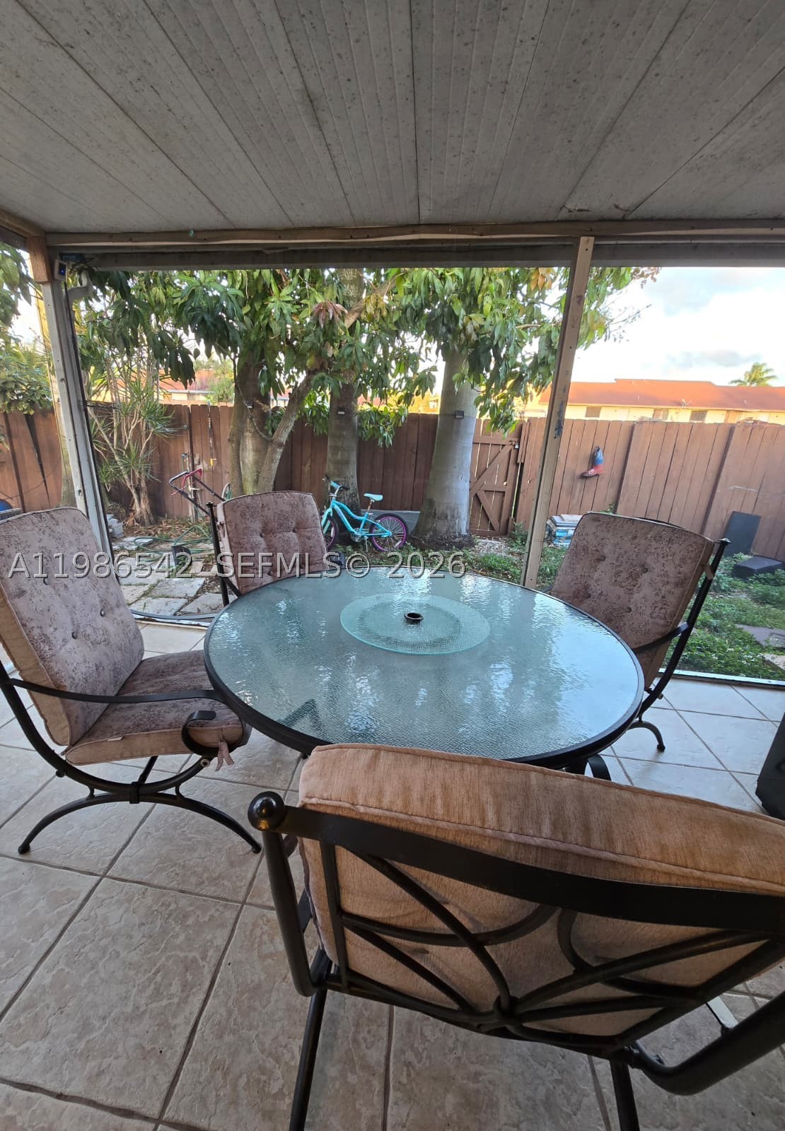 A11986542 Property Photo 6