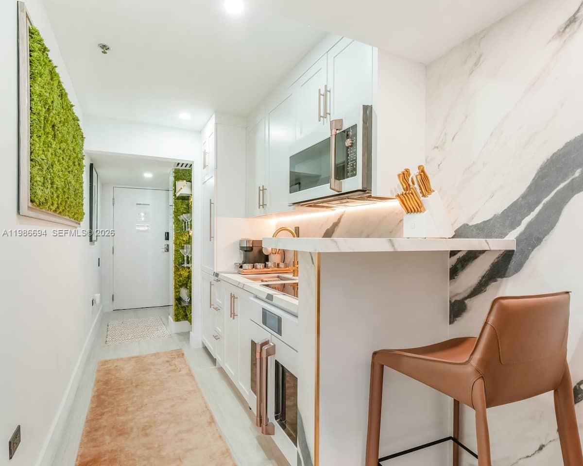 100 Collins Ave 202 Property Photo 4
