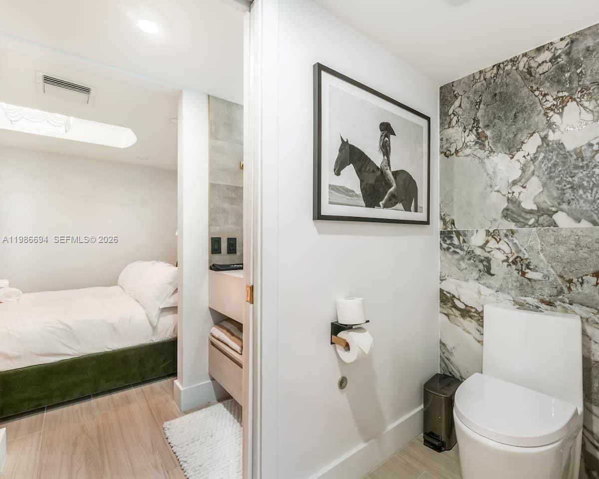 100 Collins Ave 202 Property Photo 8