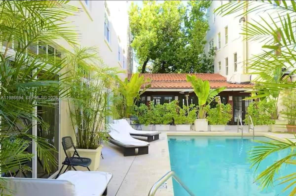 100 Collins Ave 202 Property Photo 16