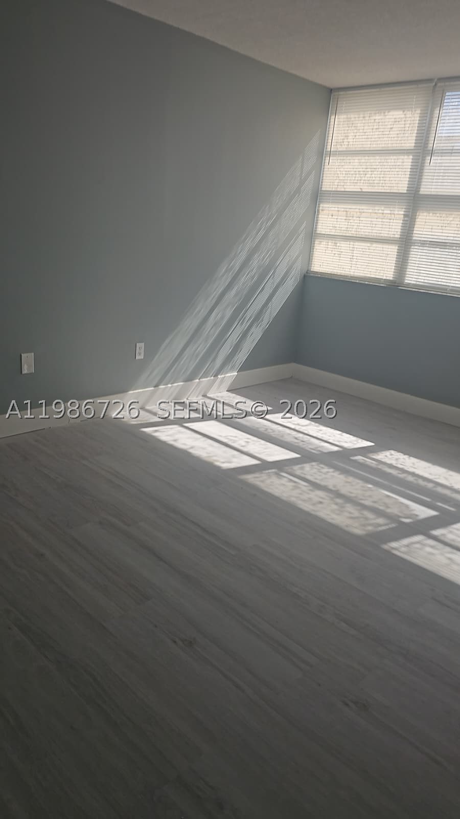 2841 Ne 163rd St 914 Property Photo 12