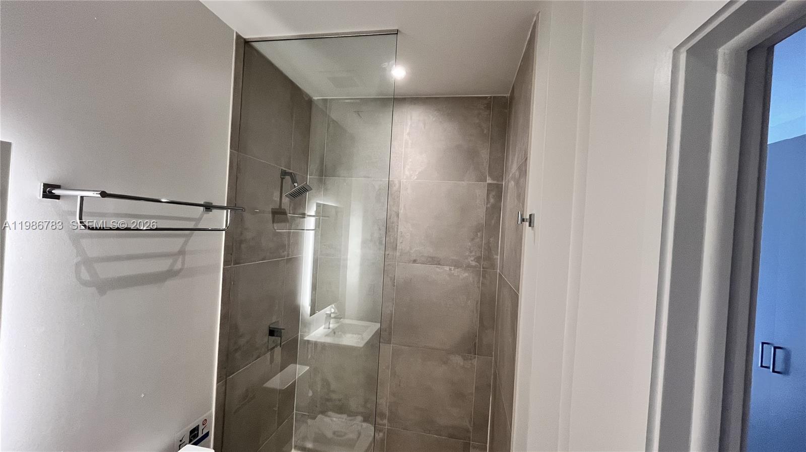 229 Sw 9th St 307 Property Photo 15