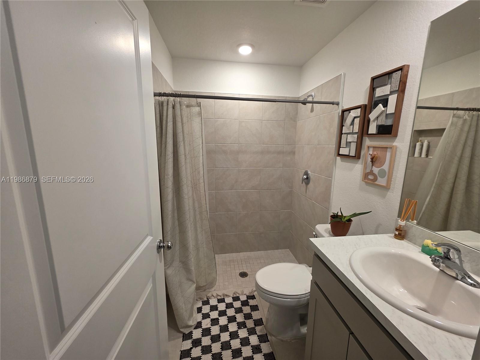 A11986879 Property Photo 3