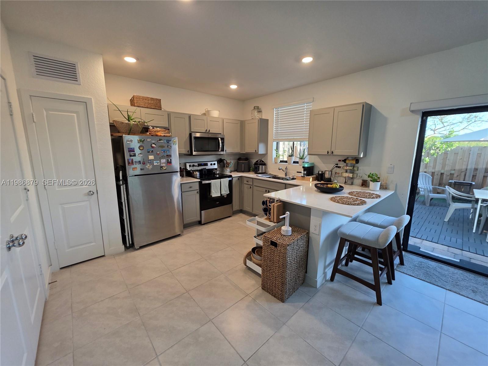 A11986879 Property Photo 6