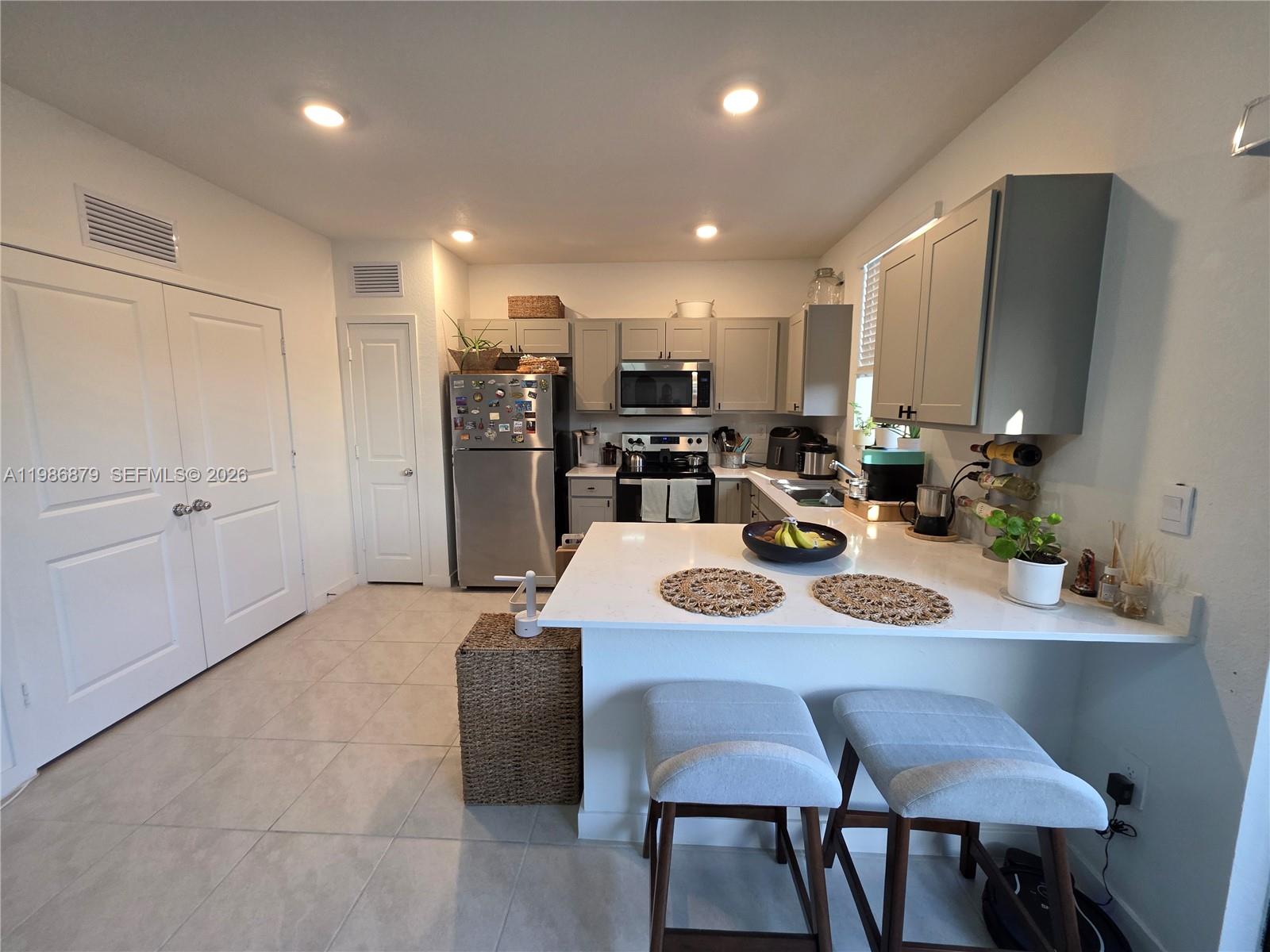 A11986879 Property Photo 8