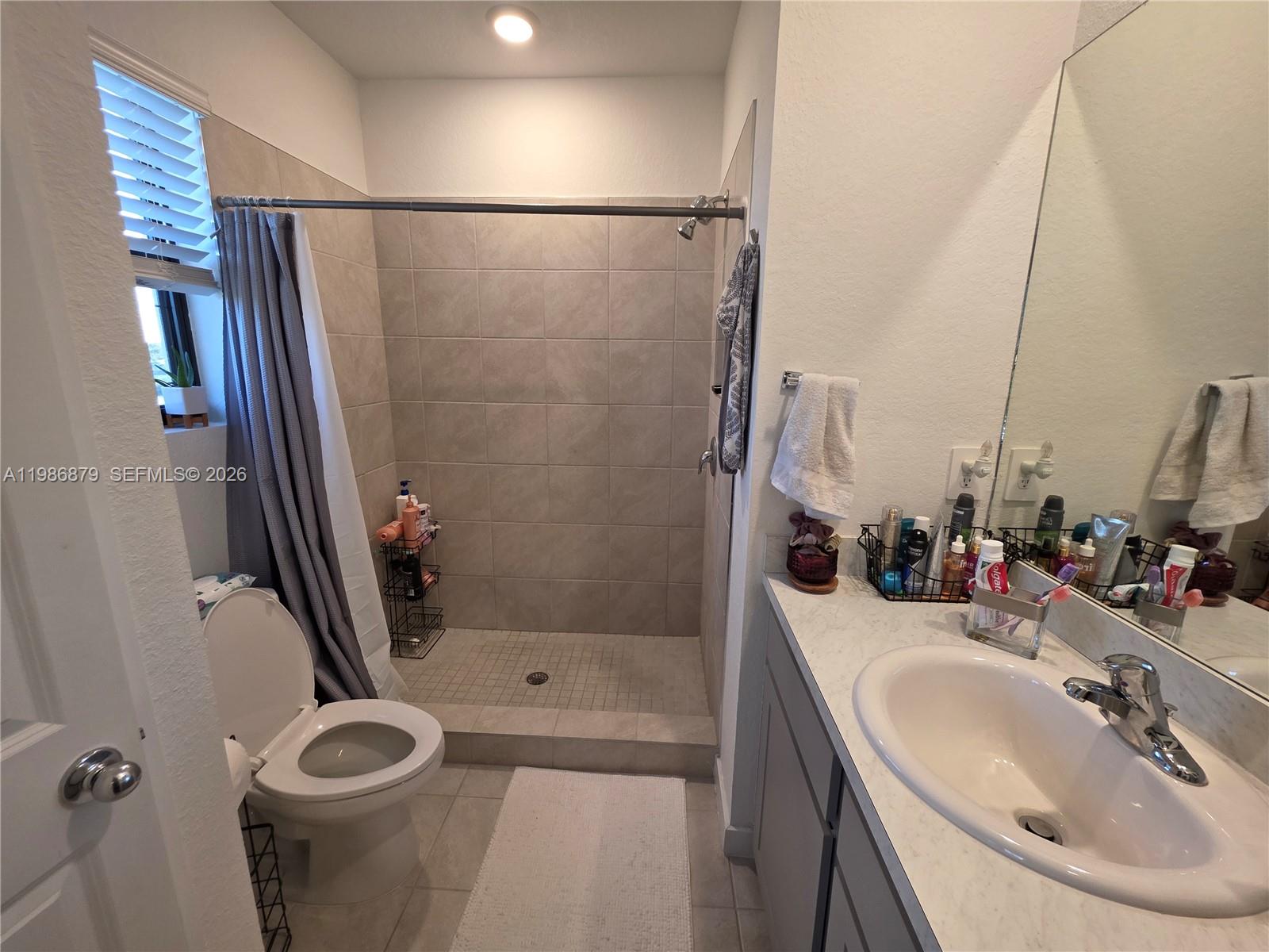 A11986879 Property Photo 11