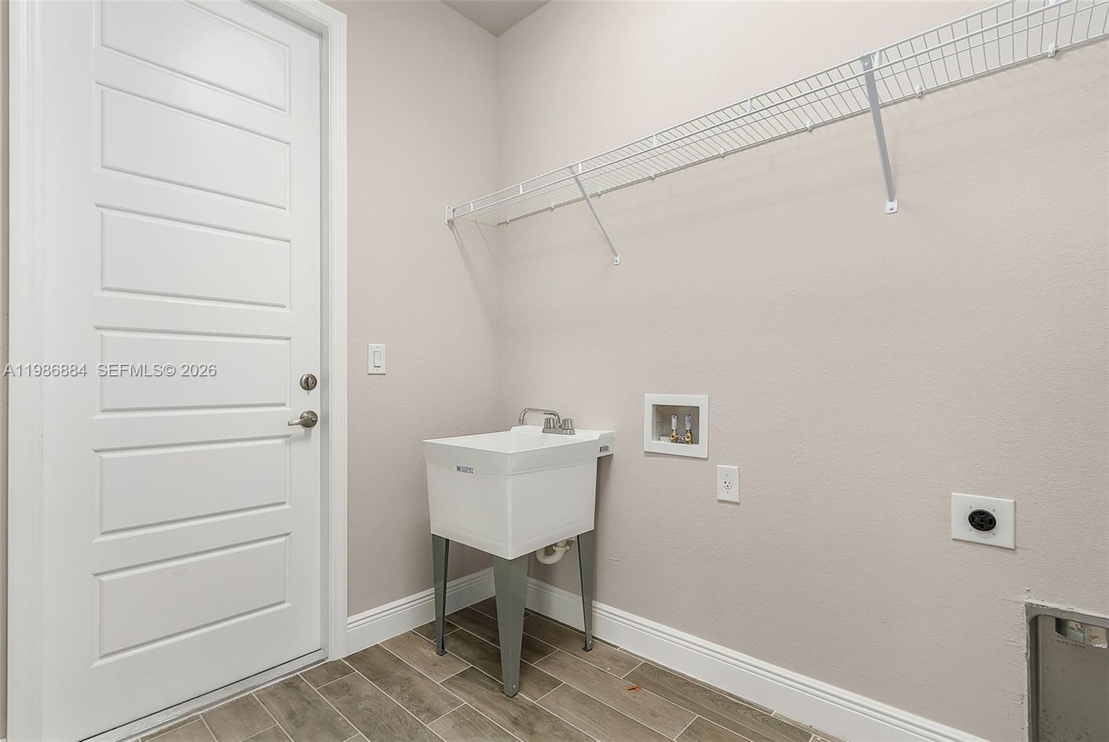 206 Jubilee Terr Property Photo 3