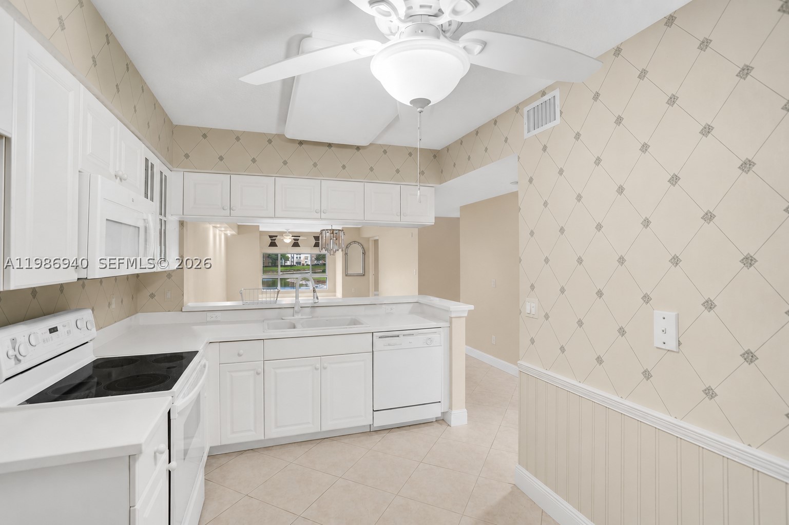 12547 Imperial Isle Dr 206 Property Photo 7
