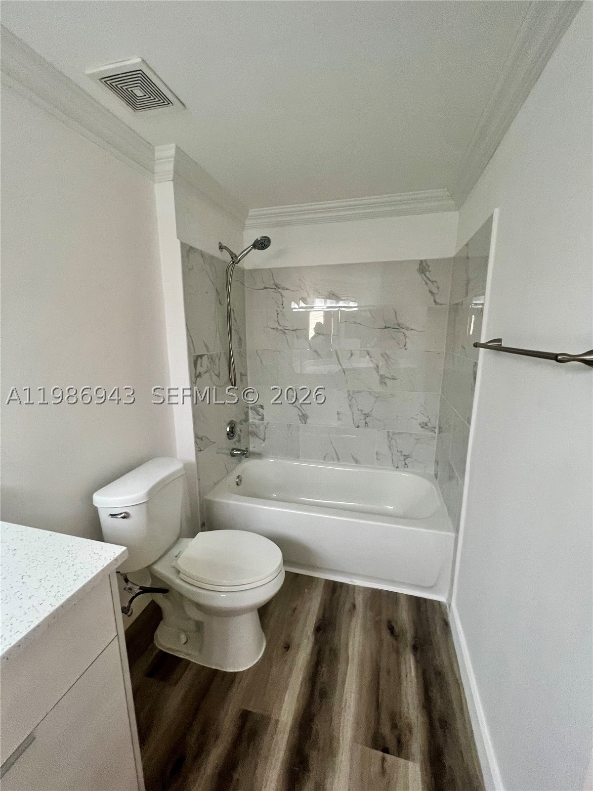 1000 Scotia Dr 101 Property Photo 11