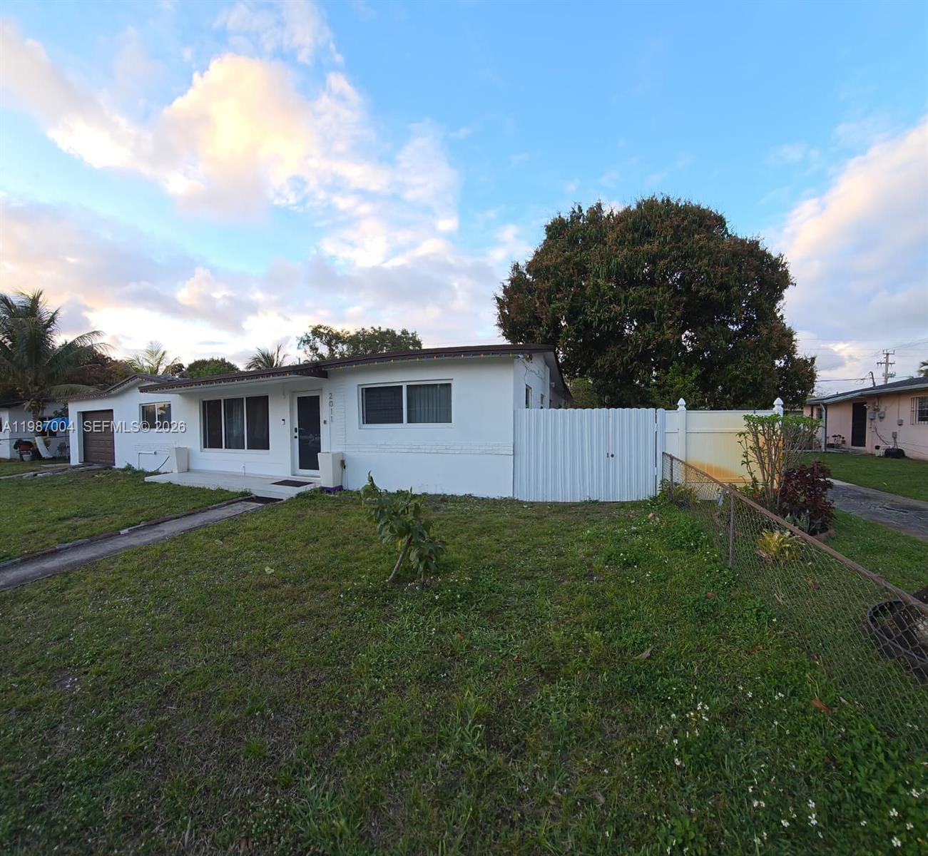 2011 Nw 178th St Property Photo 3