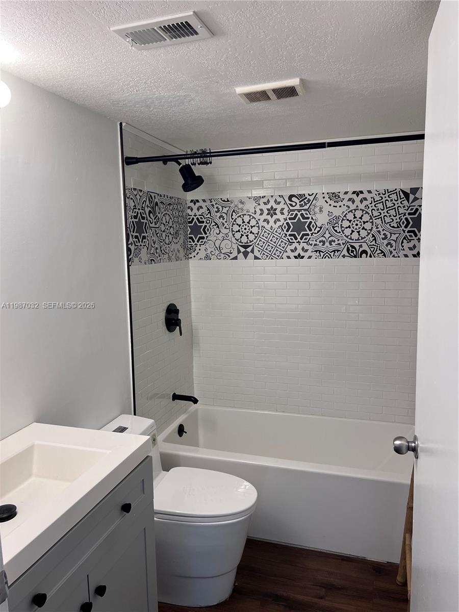 A11987032 Property Photo 7