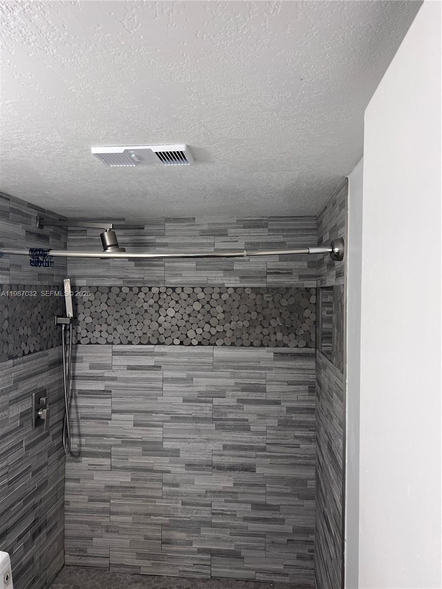 A11987032 Property Photo 11