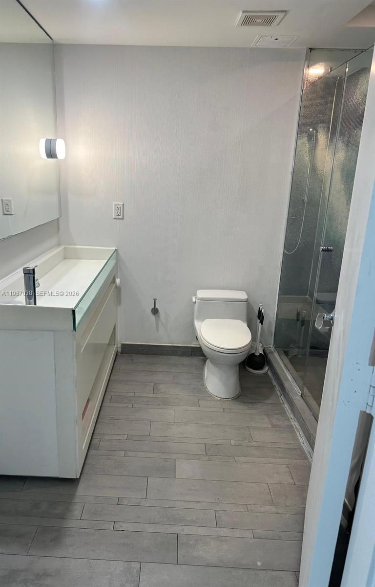 1100 West Ave 1606 Property Photo 4