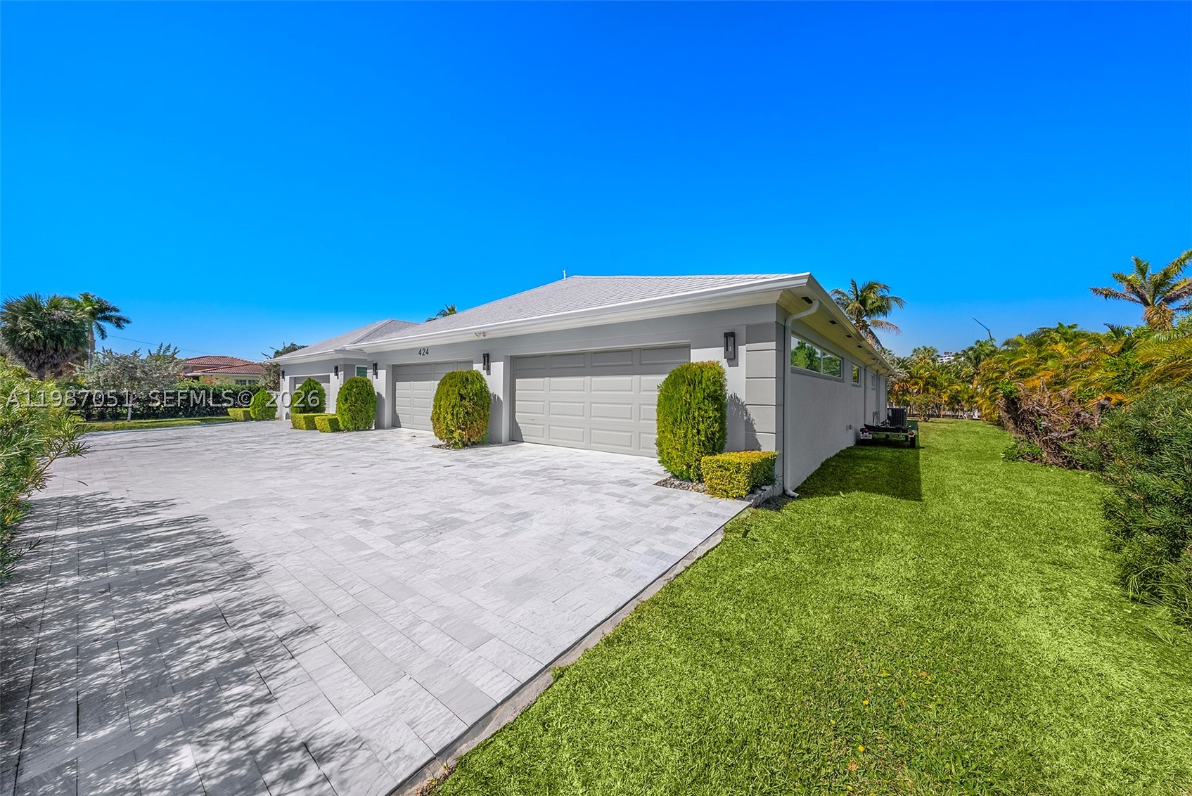 424 Alamanda Dr Property Photo 5