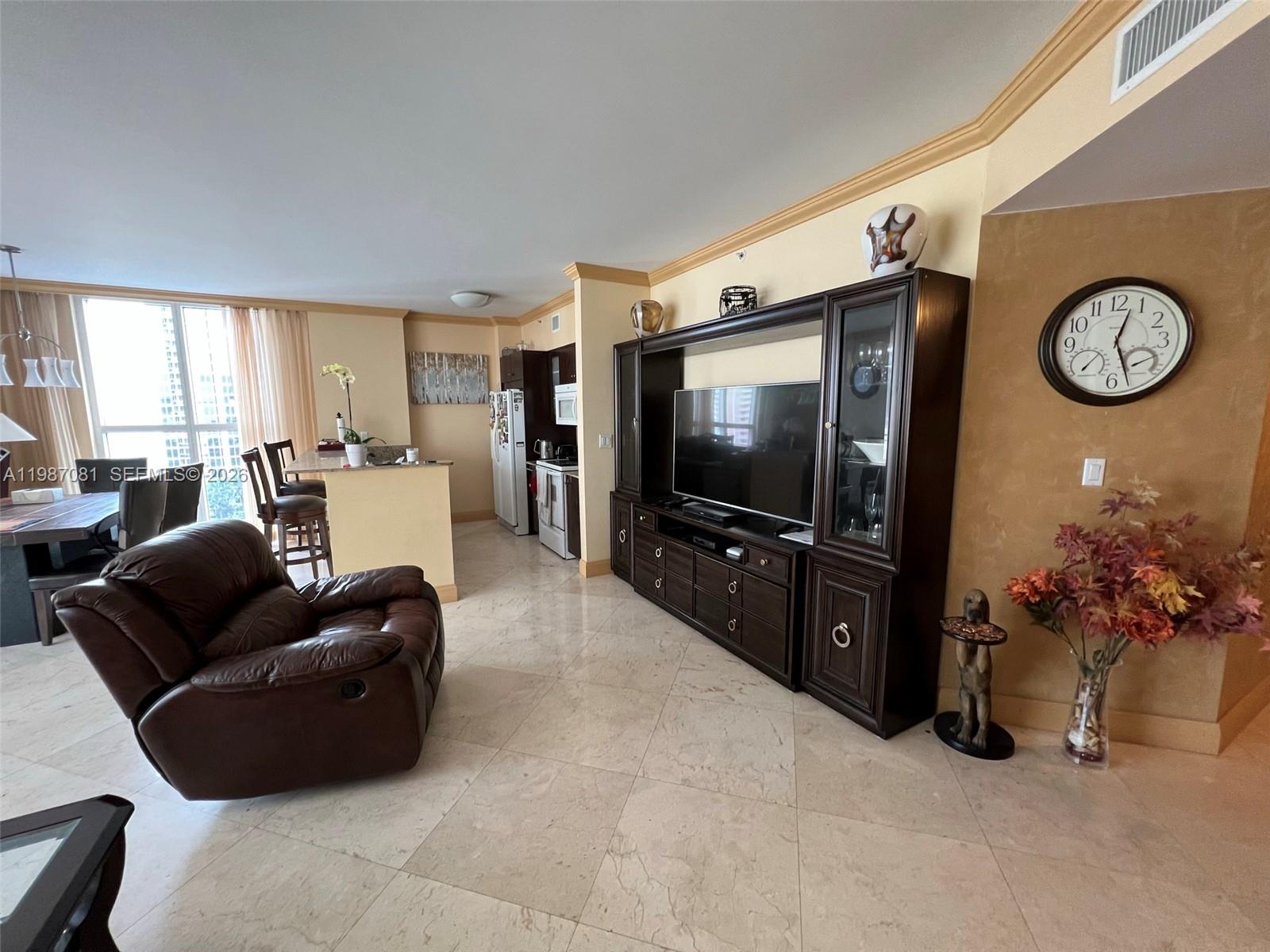 17555 Atlantic Blvd 1207 Property Photo 6
