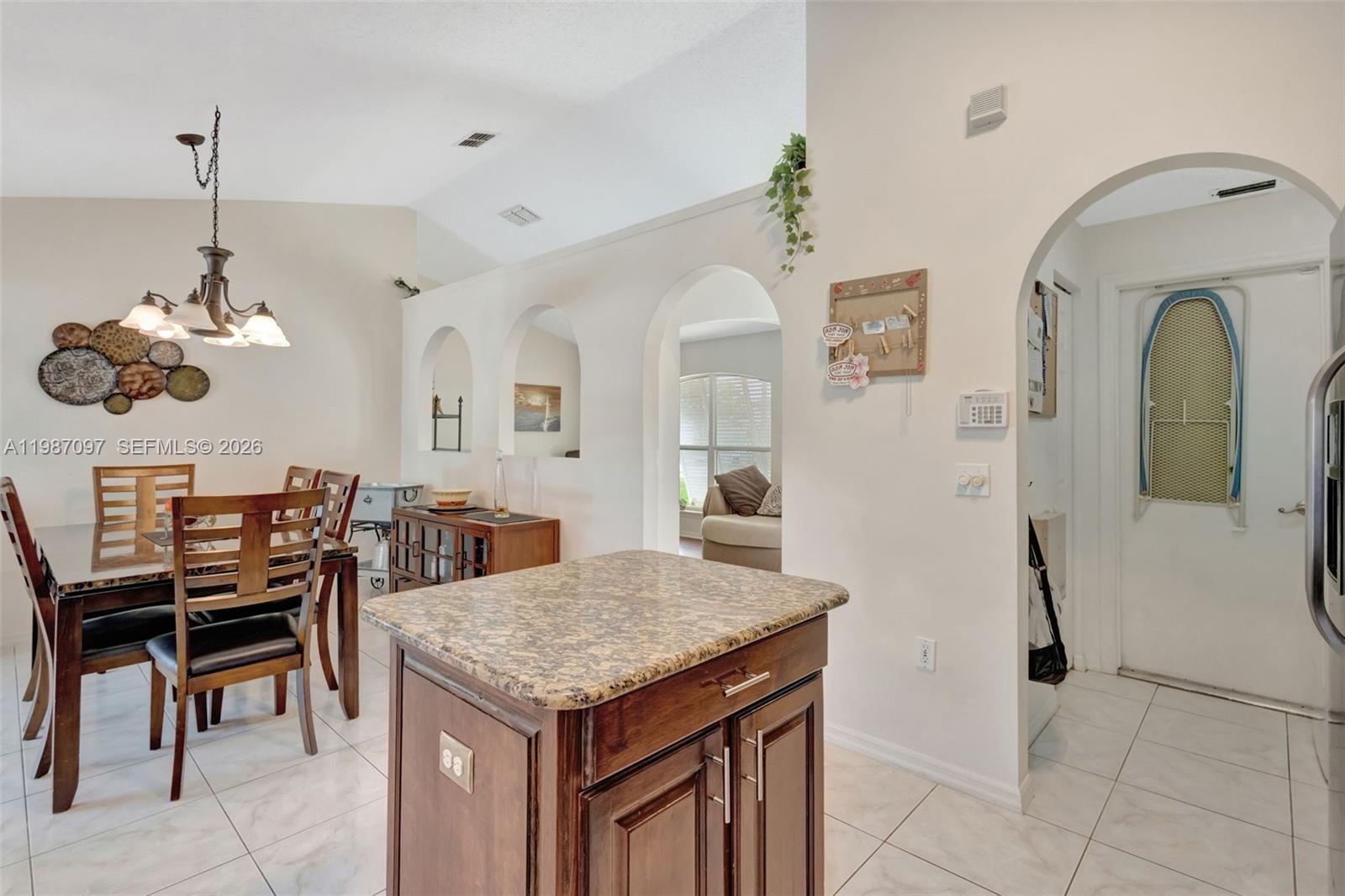 4533 Sw Cacao St Property Photo 7