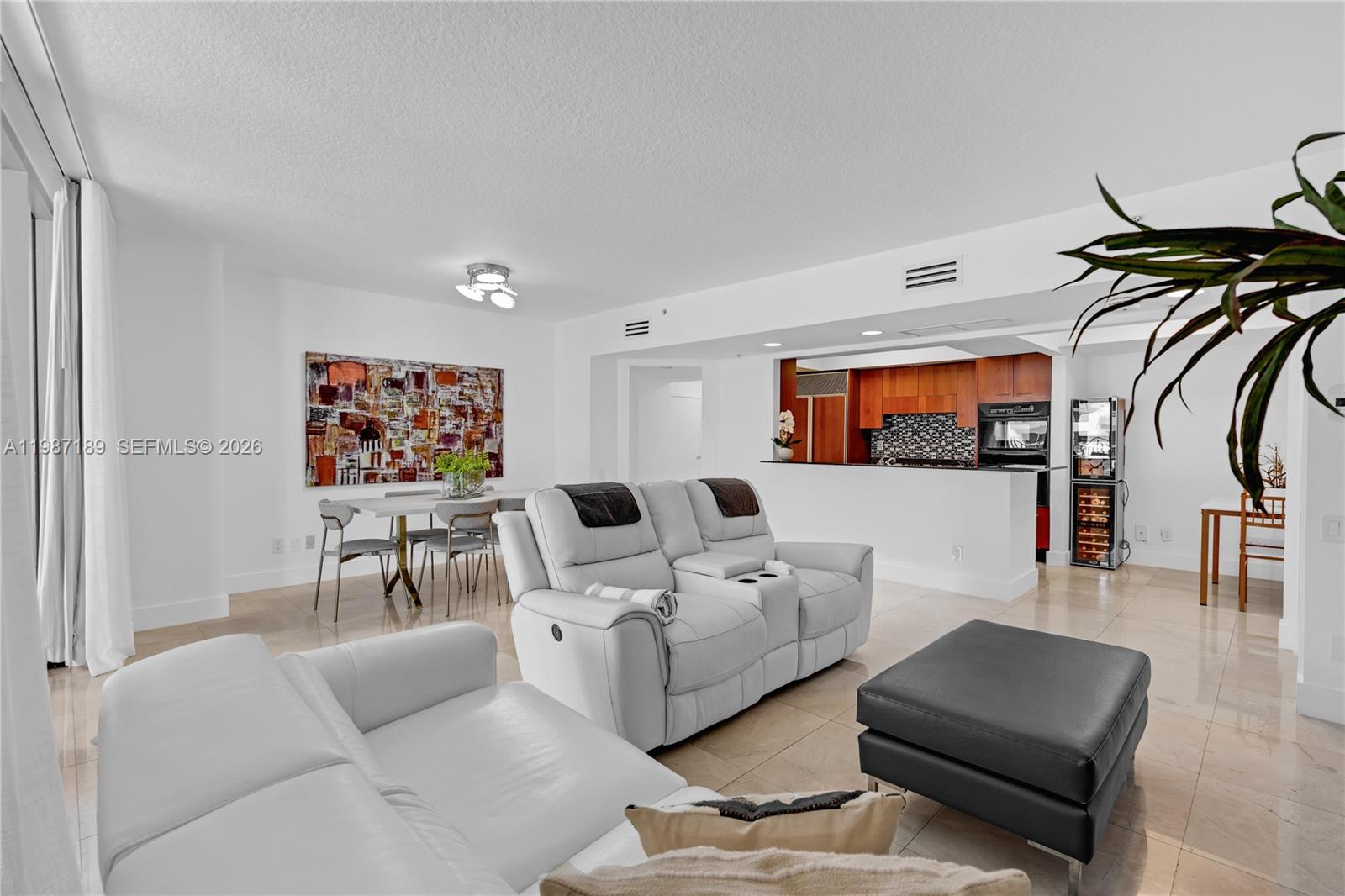 1500 Ocean Dr 505 Property Photo 4