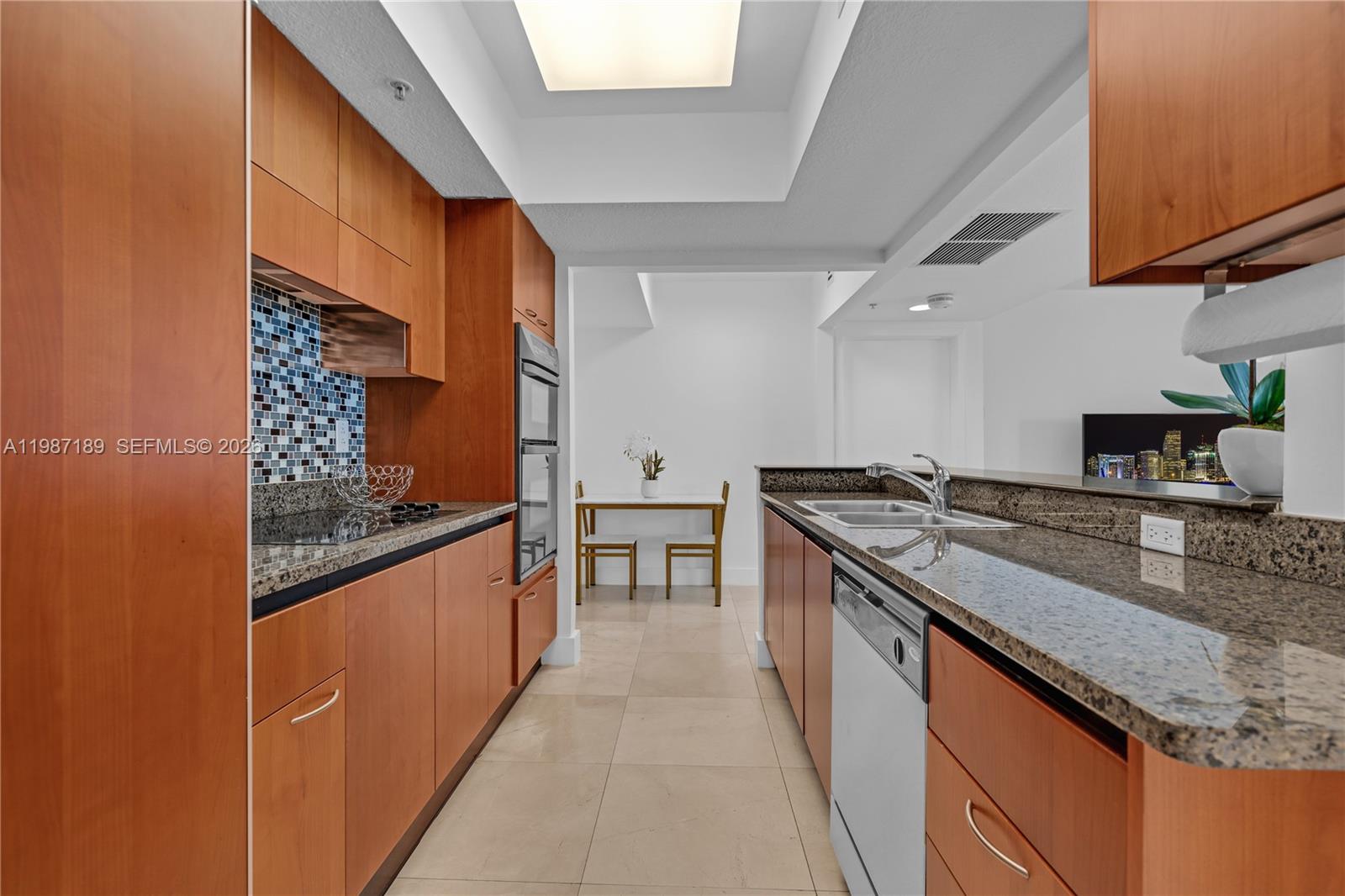 1500 Ocean Dr 505 Property Photo 14