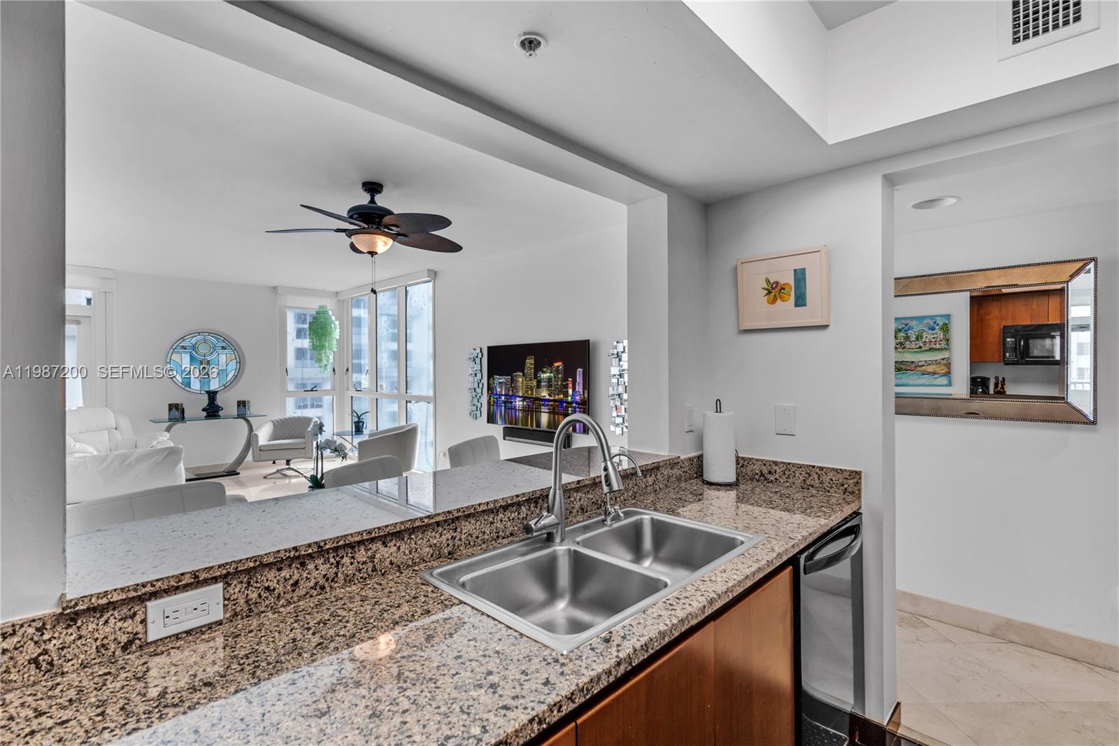1500 Ocean Dr 907 Property Photo 9