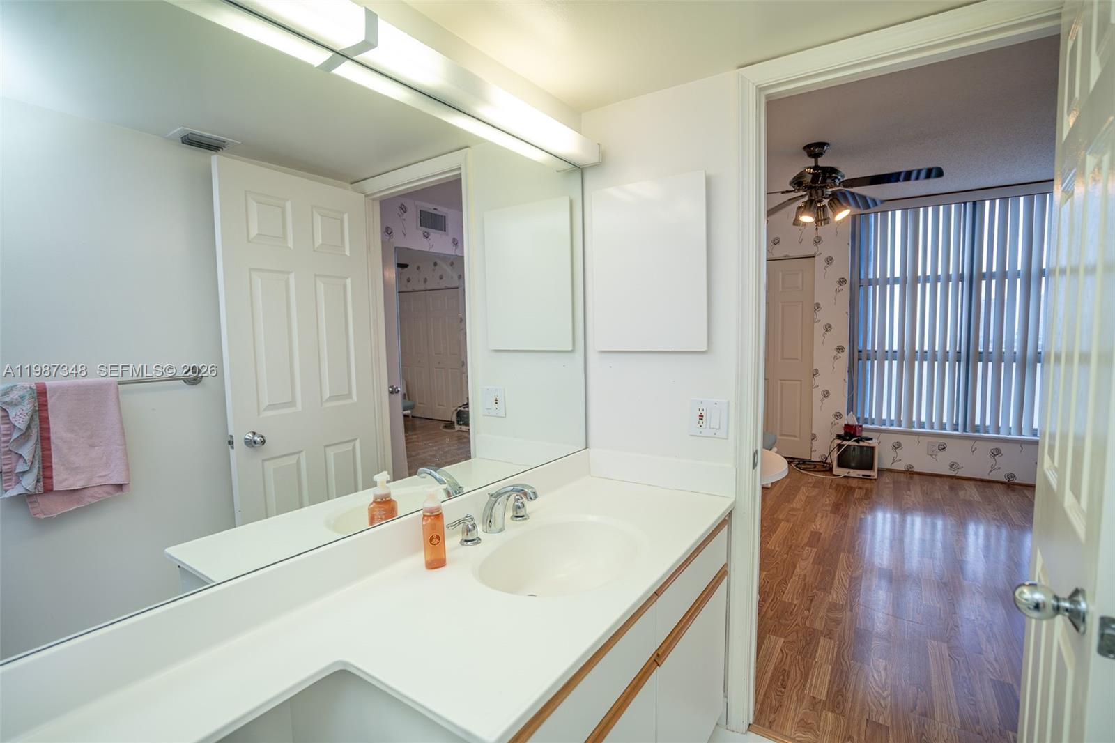 3530 Mystic Pointe Dr 1401 Property Photo 19