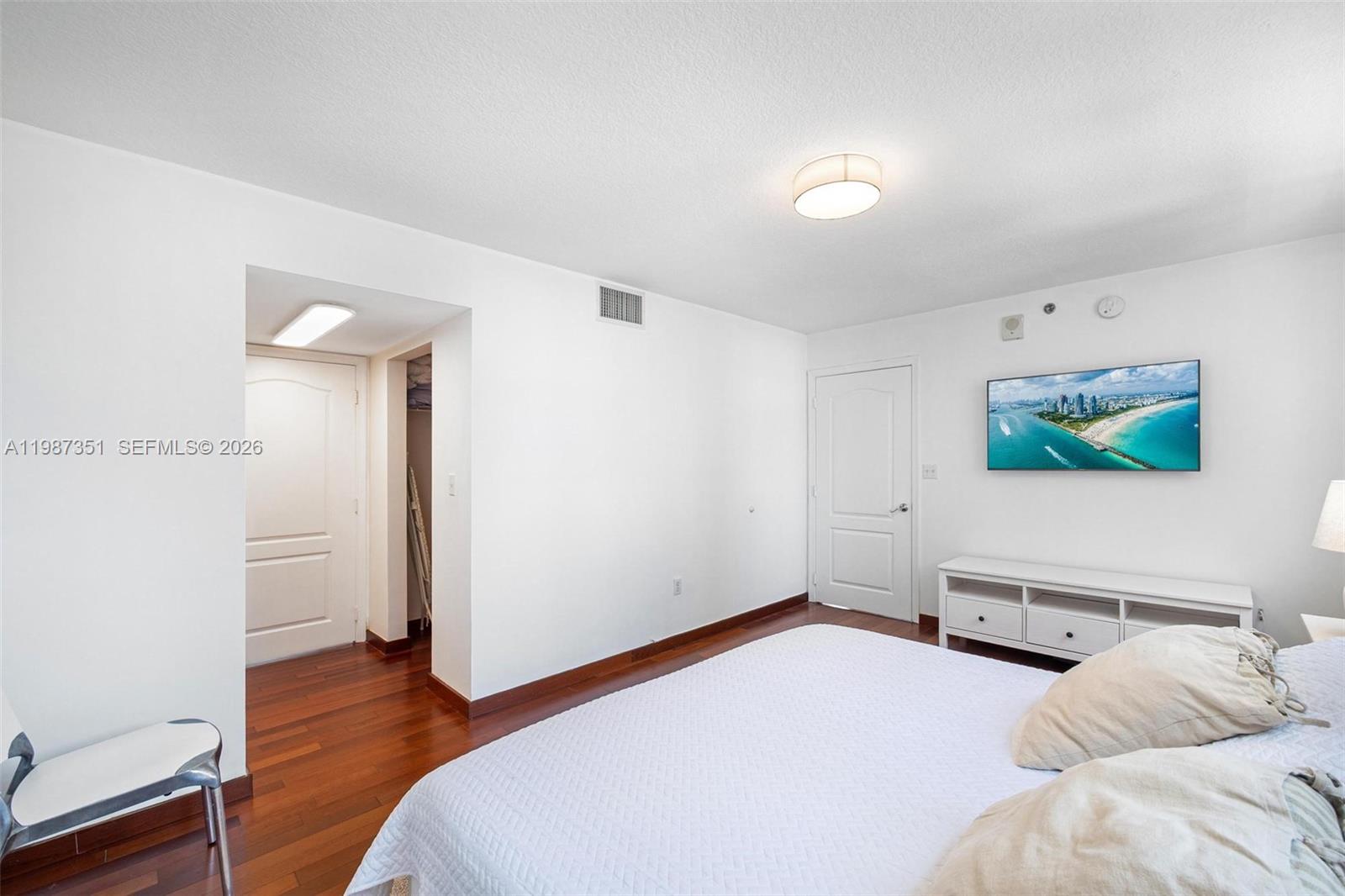 1200 Brickell Bay Dr 2824 Property Photo 6