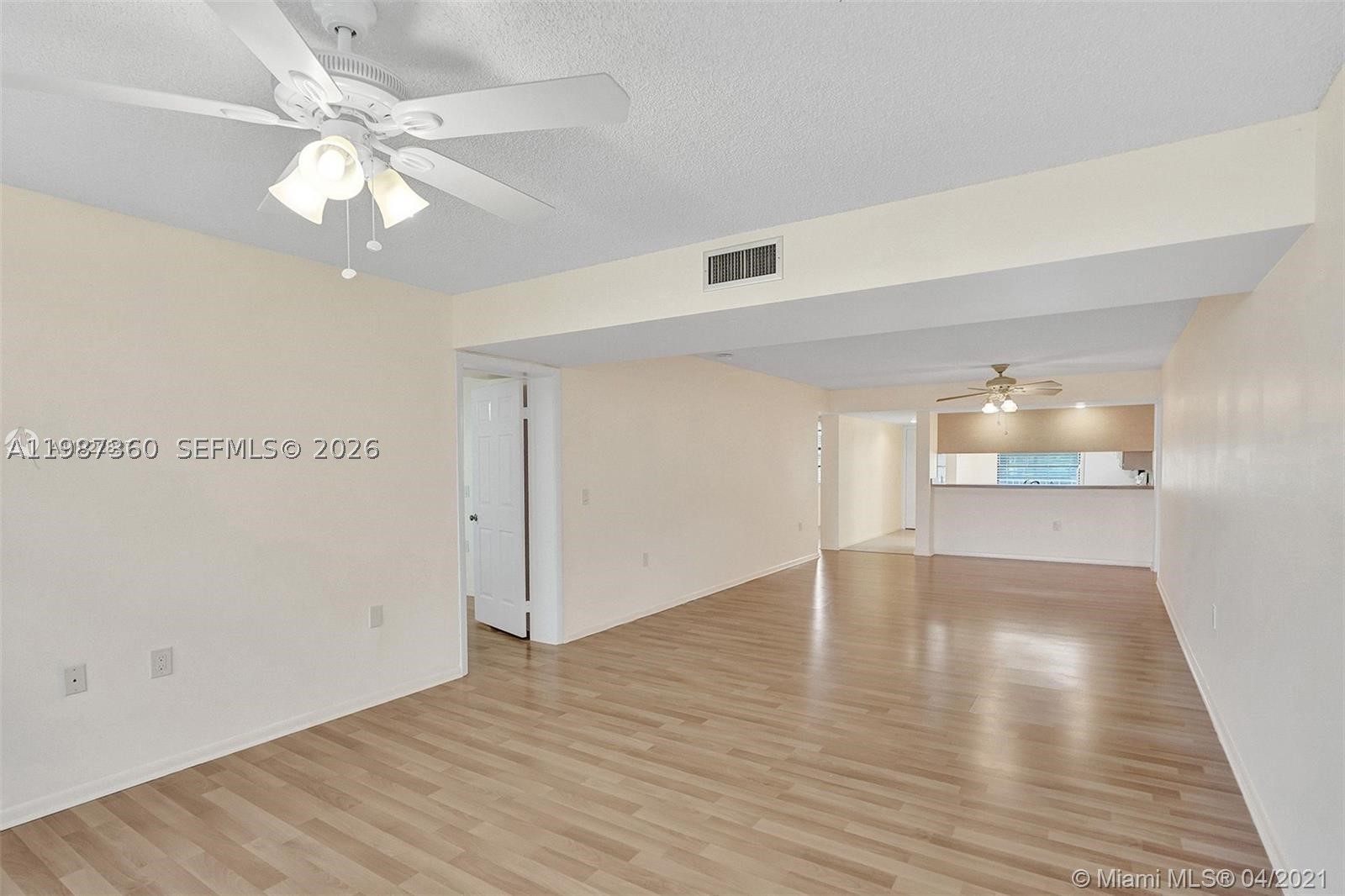1715 Whitehall Dr 202 Property Photo 4