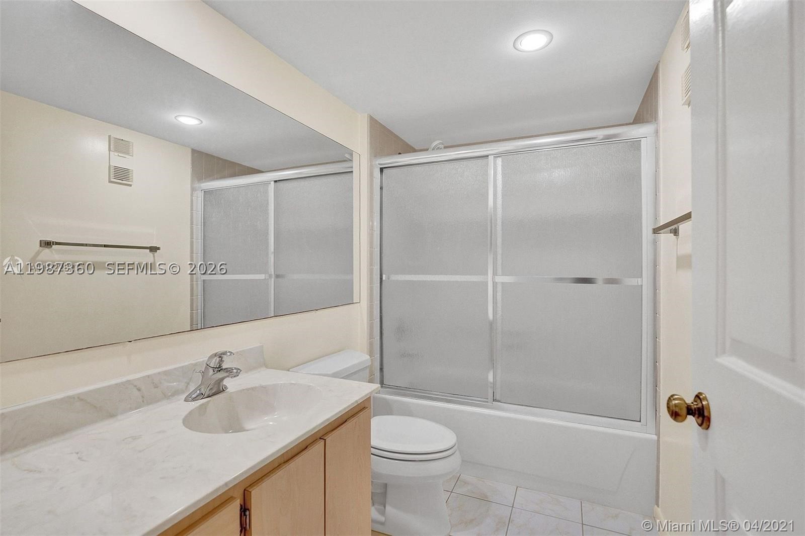 1715 Whitehall Dr 202 Property Photo 7