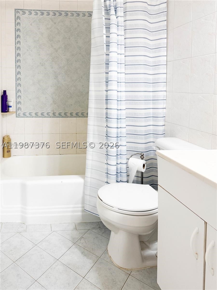1911 N 44th Ave Property Photo 13