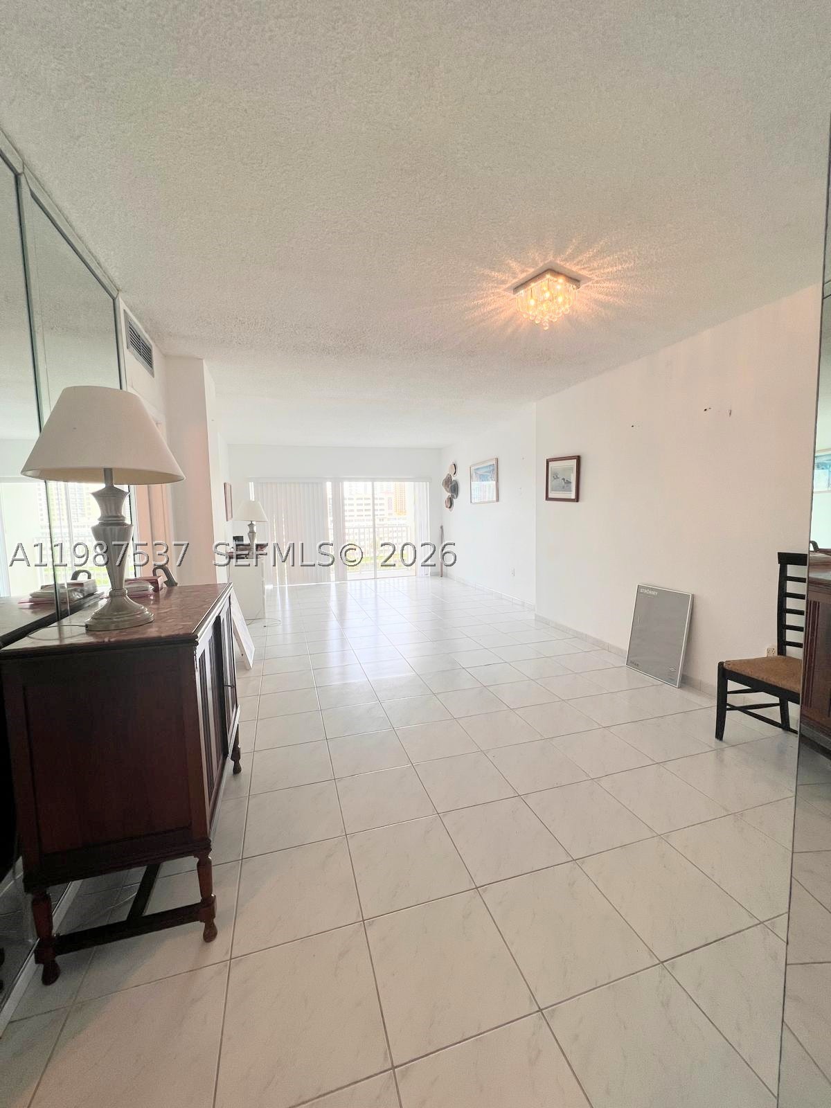 300 Bayview Dr 915 Property Photo 4