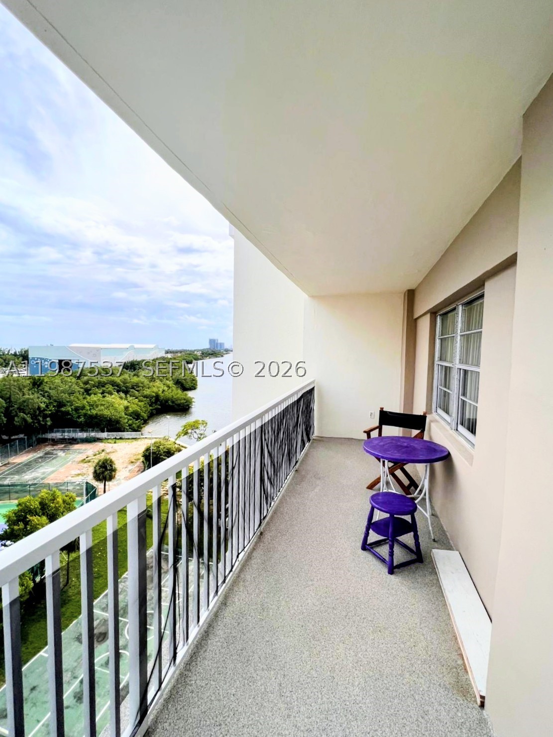 300 Bayview Dr 915 Property Photo 8