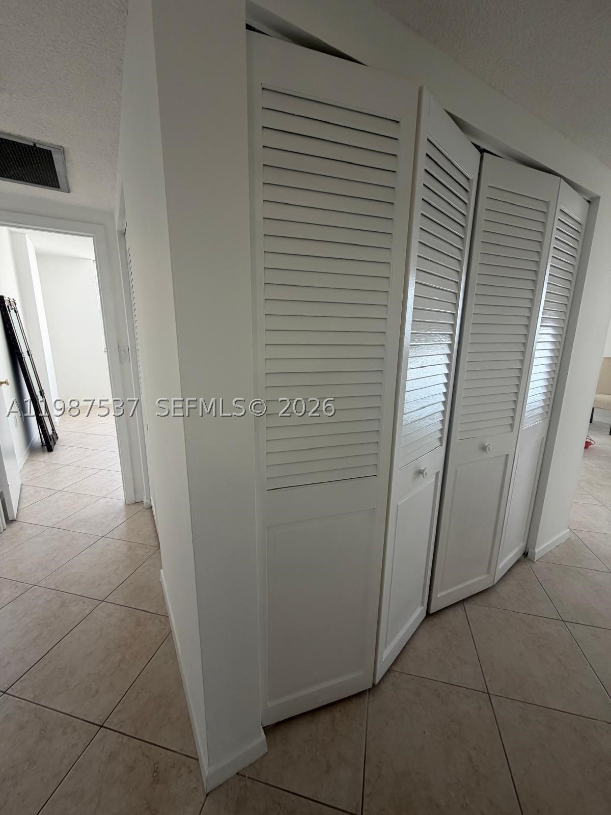 300 Bayview Dr 915 Property Photo 11