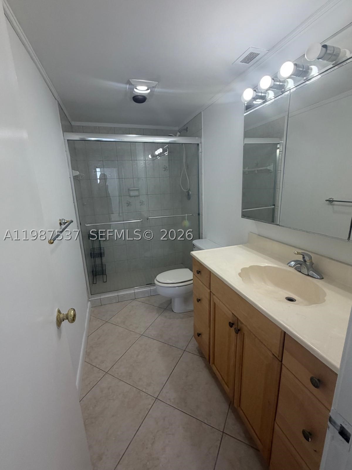 300 Bayview Dr 915 Property Photo 19