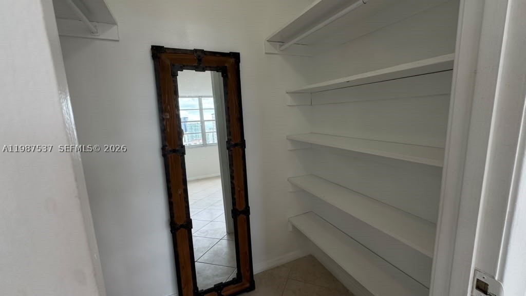 300 Bayview Dr 915 Property Photo 22