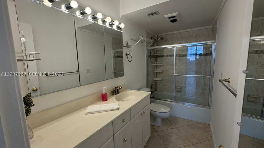 300 Bayview Dr 915 Property Photo 24