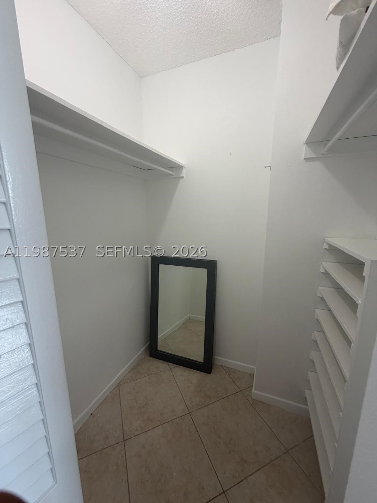 300 Bayview Dr 915 Property Photo 33