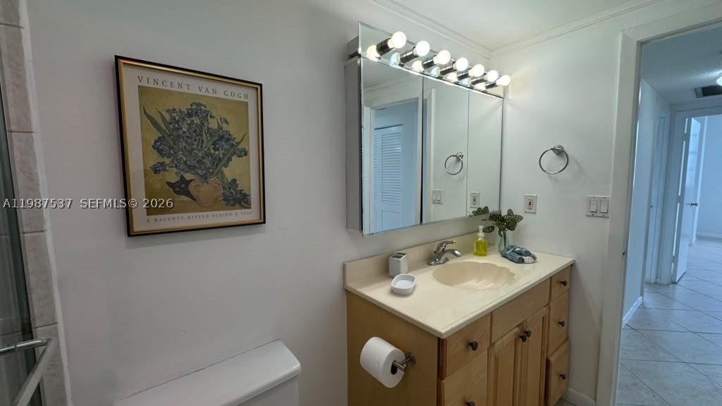 300 Bayview Dr 915 Property Photo 36